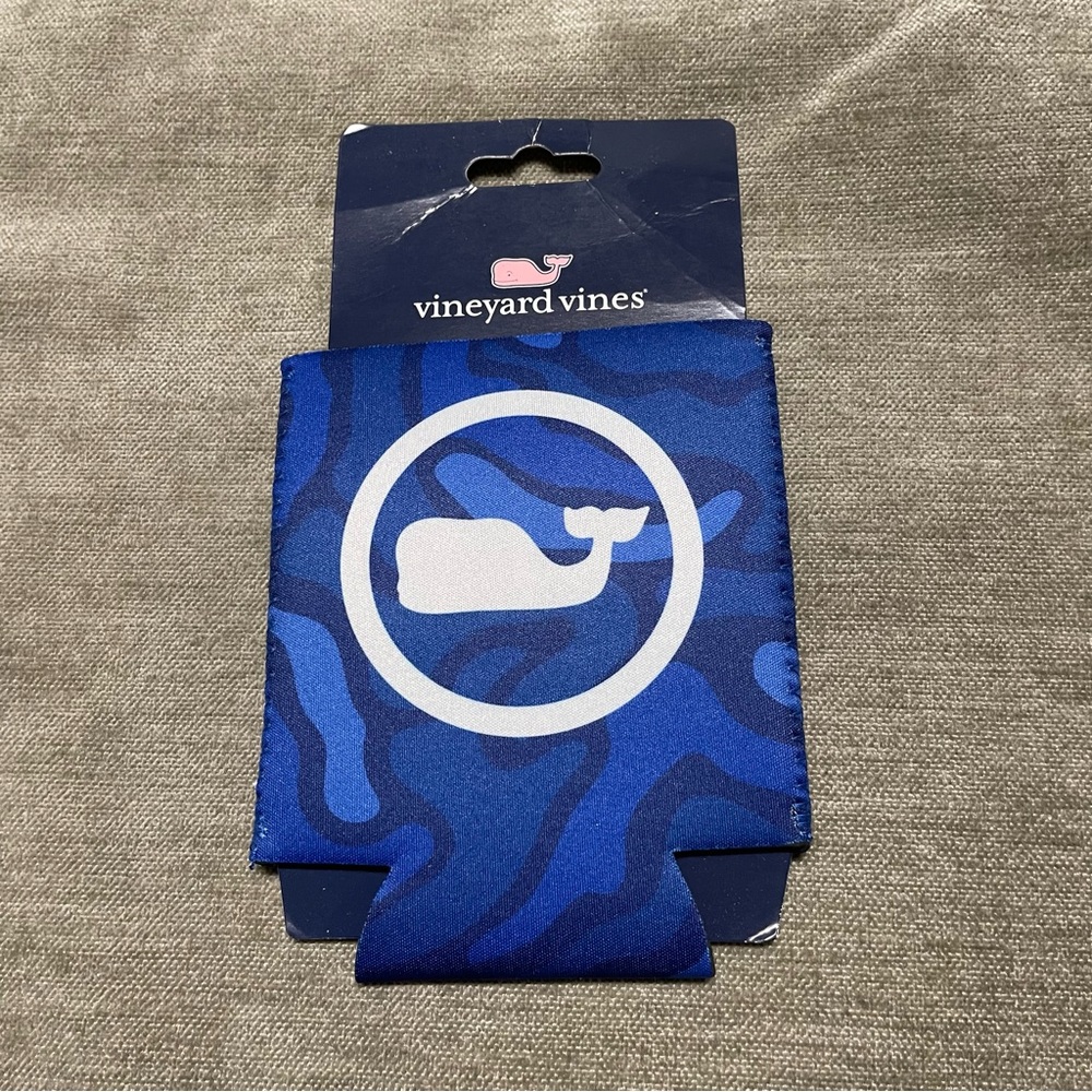 New Vineyard Vines Koozie